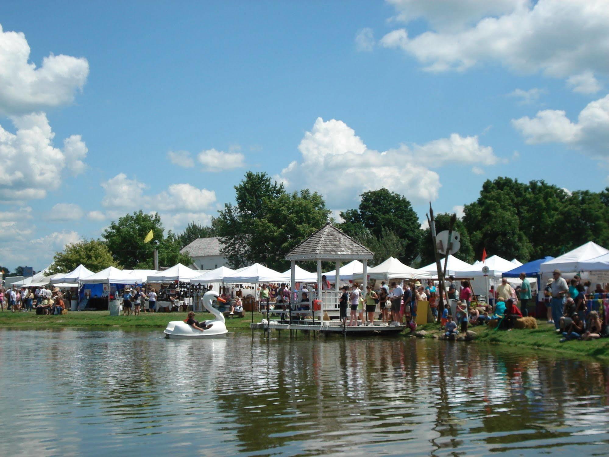 Amish Inn Nappanee Esterno foto